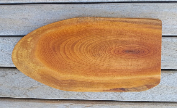 Servierbrett aus Kirschenholz